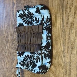 NWT 1154 LILL STUDIO CLUTCH